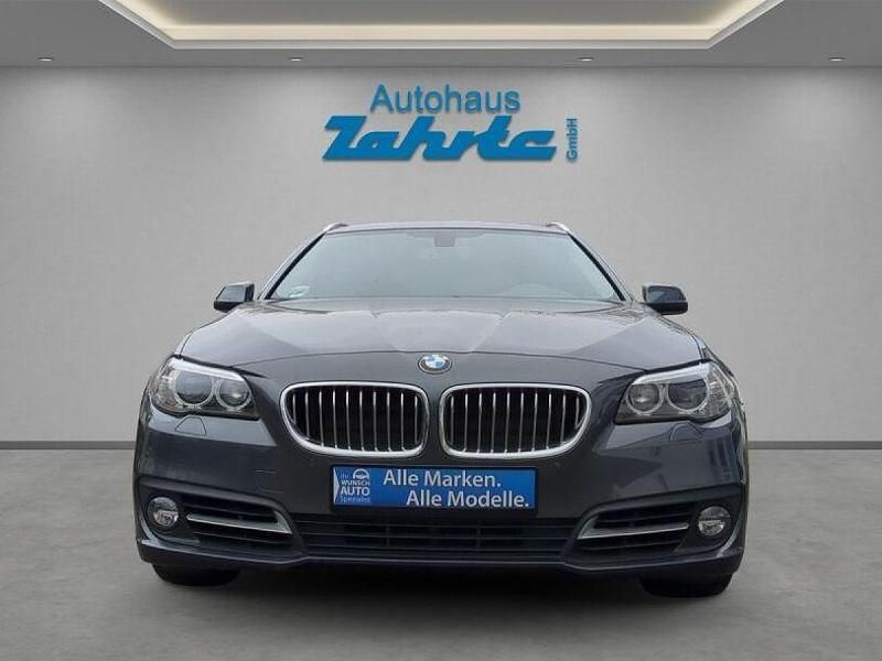 Gebraucht BMW 520 Performance 190 PS (139 kW) 2016 Mineralgrau metallic (metallic) Kombi