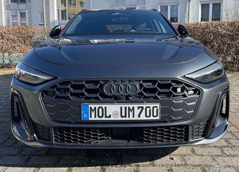Gebraucht Audi A5 Black Edition 204 PS (150 kW) 2025 Grau Kombi