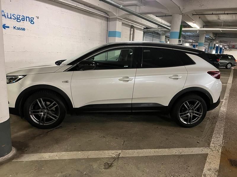 Weiß Gebraucht 2018 Opel Grandland X Ultimate SUV | 11.499 € (Fairer Preis) - Bild 1/4