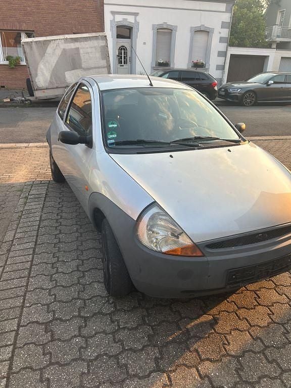 Silber Gebraucht 2004 Ford Ka Kleinwagen | 900 € (Fairer Preis) - Bild 1/4