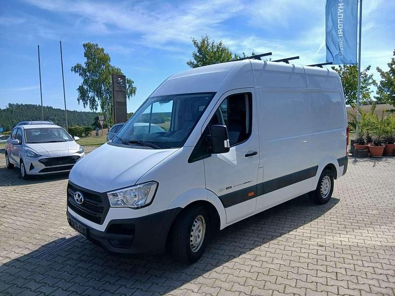 Weiß Gebraucht 2017 Hyundai H 350 Van | 17.000 € (Fairer Preis) - Bild 1/4