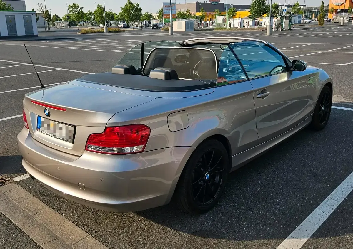 Gebraucht BMW 120 Cabriolet 177 PS (130 kW) 2008 Grau Cabrio