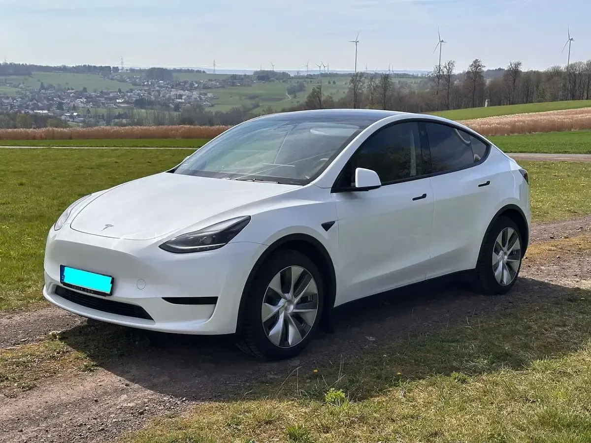 Gebraucht Tesla Model Y RWD 219 kW (299 PS) 2023 Weiß SUV