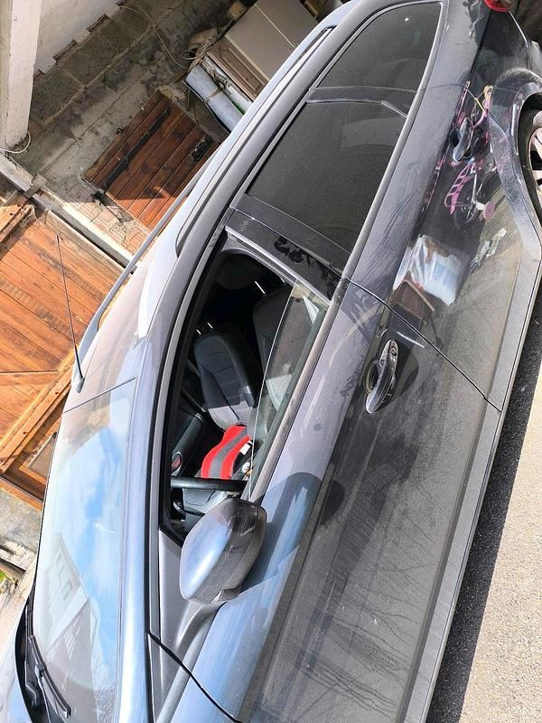 Gebraucht Ford Mondeo 140 PS (102 kW) 2010 Grau Kombi