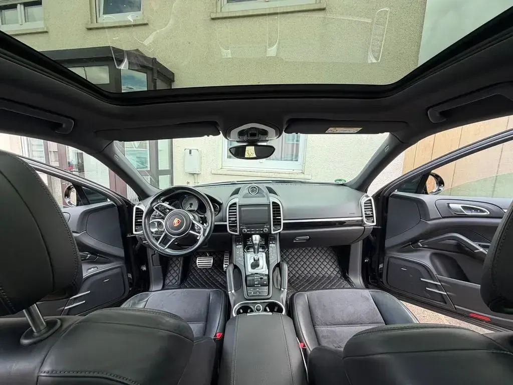 Gebraucht Porsche Cayenne S E-Hybrid 416 PS (305 kW) 2017 Schwarz SUV