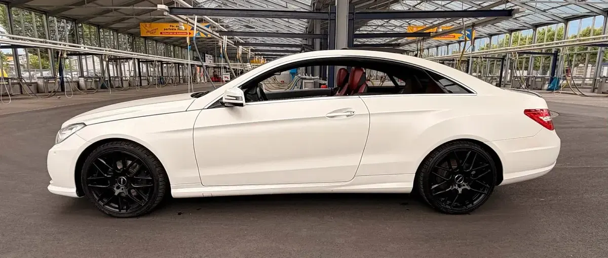 Gebraucht Mercedes E350 AMG 272 PS (200 kW) 2011 Weiß Coupé