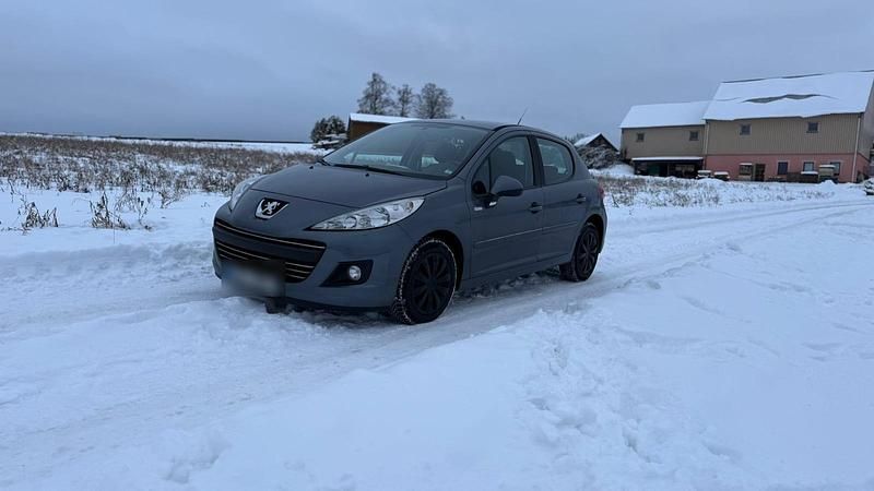 Gebraucht Peugeot 207 Filou 74 PS (54 kW) 2010 Grau Kleinwagen