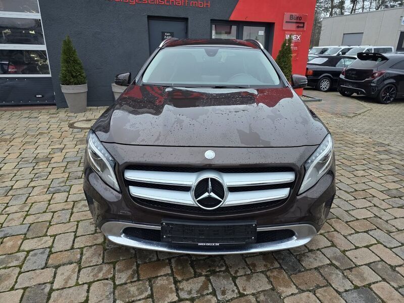 Gebraucht Mercedes GLA200 136 PS (100 kW) 2016 Braun SUV