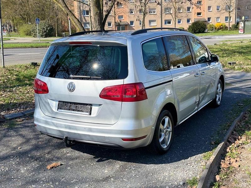 Gebraucht VW Sharan Comfortline 140 PS (102 kW) 2014 Silber Van / Kleinbus