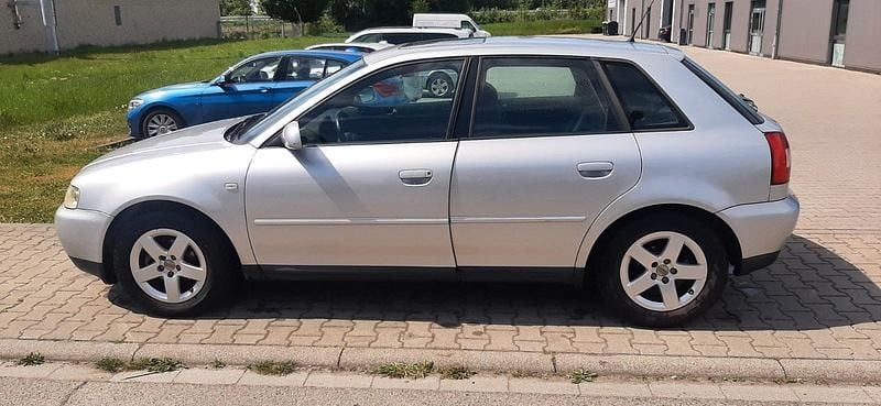Second-hand Audi A3 102 CP (75 kW) 2000 Argintiu Hatchback