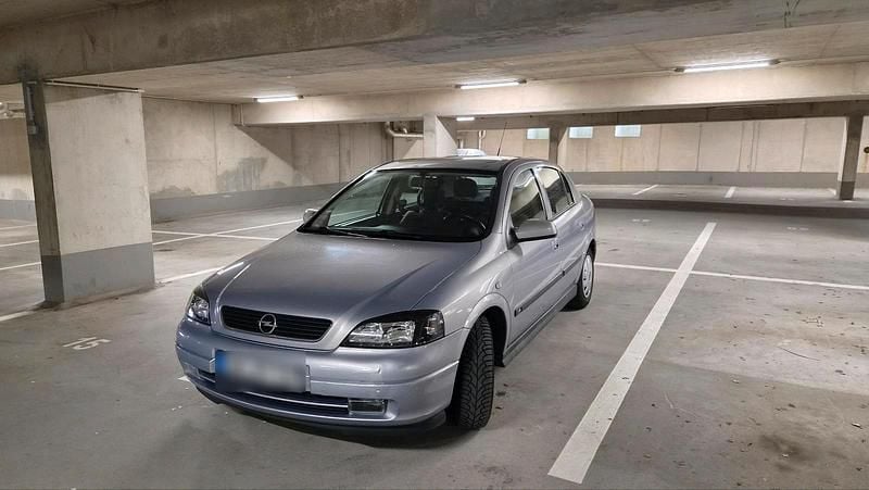 Gebraucht Opel Astra 101 PS (74 kW) 2002 Silber Kleinwagen