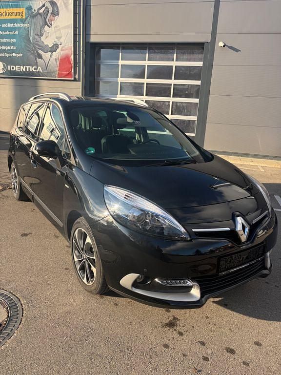 Schwarz Gebraucht 2016 Renault Grand Scénic IV Bose Edition Van / Kleinbus | 7.900 € (Fairer Preis) - Bild 1/4