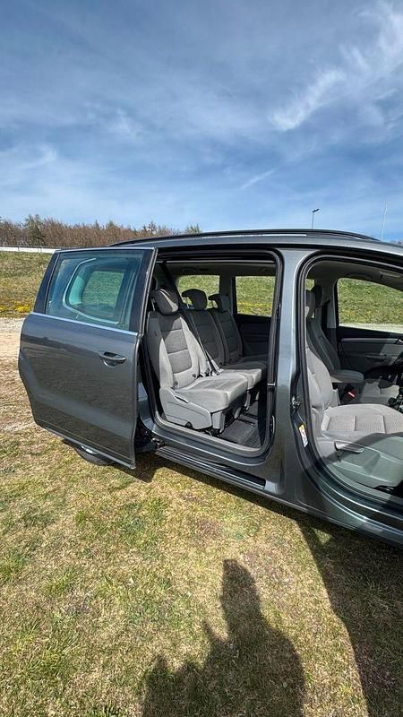 Gebraucht VW Sharan Comfortline 140 PS (102 kW) 2011 Grau Van / Kleinbus