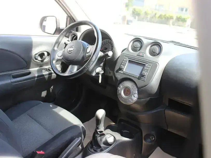 Gebraucht Nissan Micra Acenta 80 PS (58 kW) 2011 New silver (m) Kleinwagen