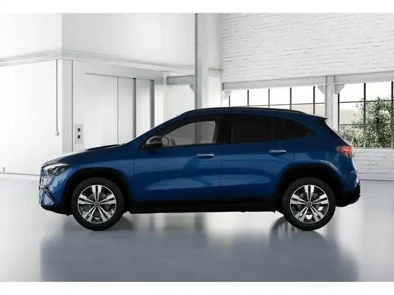 Gebraucht Mercedes GLA200 Progressive 150 PS (110 kW) 2024 Metalliclack spektralblau SUV