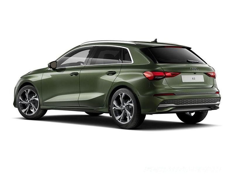 Gebraucht Audi A3 Advanced Plus 116 PS (85 kW) 2025 Distriktgrün metallic Limousine