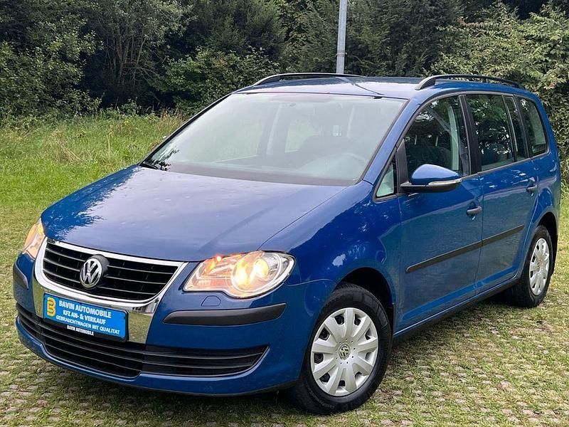 Blau Gebraucht 2010 VW Touran Conceptline Van / Kleinbus | 4.490 € (Etwas zu teuer) - Bild 1/4