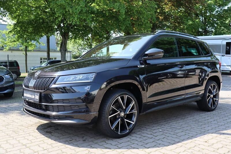 Schwarzmagic perleffekt Gebraucht 2021 Skoda Karoq SportLine SUV | 25.890 € (Fairer Preis) - Bild 1/4
