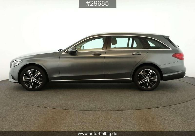 Gebraucht Mercedes C200 Avantgarde 160 PS (117 kW) 2020 Grau Kombi