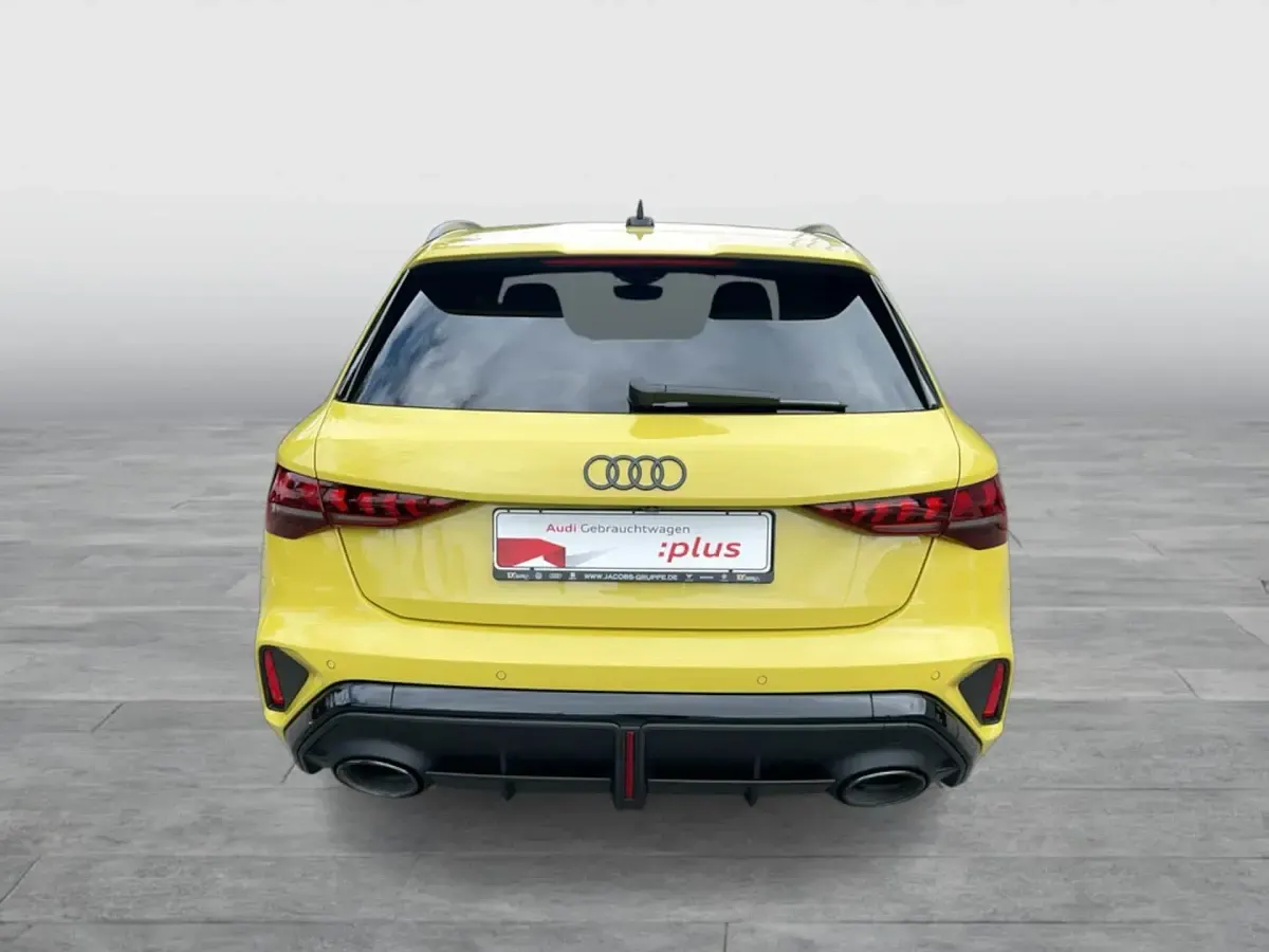 Gebraucht Audi RS3 Sportback Comfort 400 PS (294 kW) 2025 Pythongelb metallic Kleinwagen