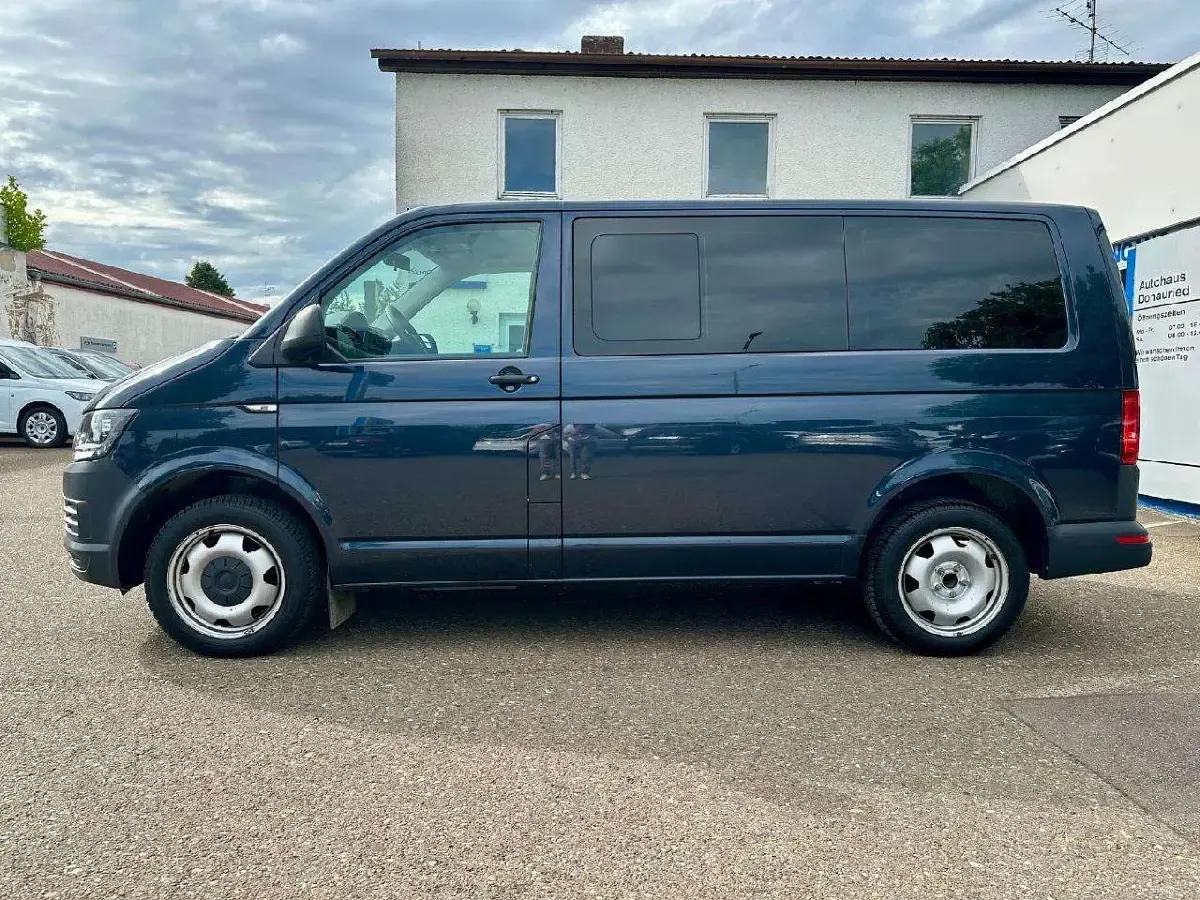 Gebraucht VW T6 150 PS (110 kW) 2017 Starlight blue metallic Van