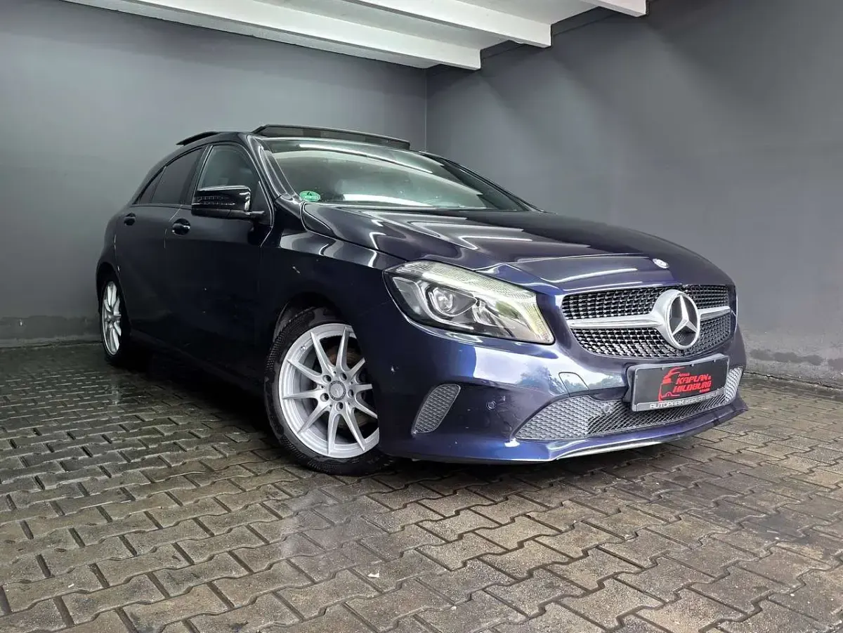Gebraucht Mercedes A200 136 PS (100 kW) 2017 Cavansitblau Kleinwagen