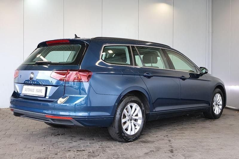 Gebraucht VW Passat Business 150 PS (110 kW) 2022 Blau Kombi