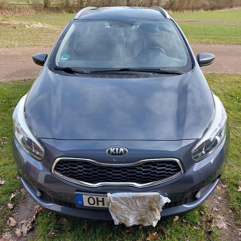 Blau Gebraucht 2013 Kia Ceed Sportswagon Spirit Kombi | 7.500 € (Fairer Preis) - Bild 1/4