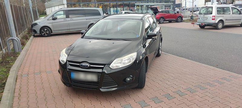 Gebraucht Ford Focus Trend 116 PS (85 kW) 2012 Schwarz Kombi