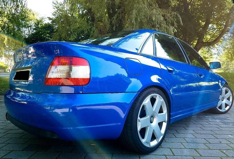 Second-hand Audi S4 Performance 265 CP (194 kW) 1999 Albastru Berlinǎ