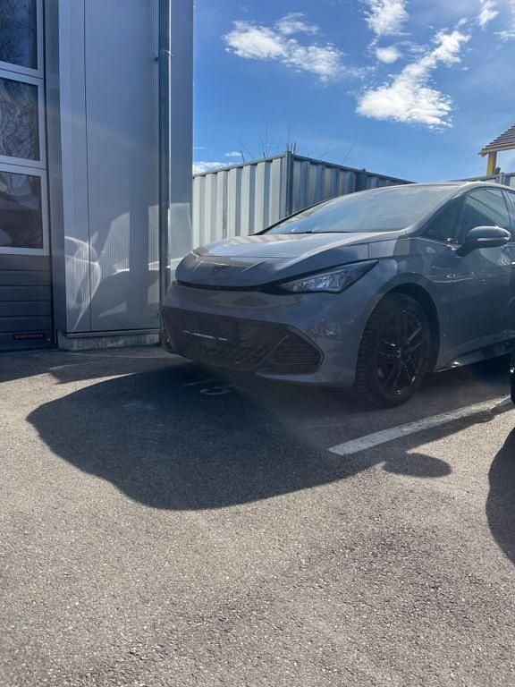 Gebraucht Cupra Born 150 kW (204 PS) 2024 Grau Kleinwagen