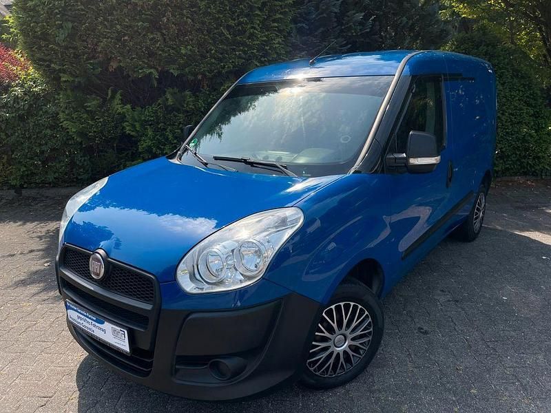Colore esterno (blau) Gebraucht 2012 Fiat Doblò Basis Van / Kleinbus | 5.290 € (Fairer Preis) - Bild 1/4