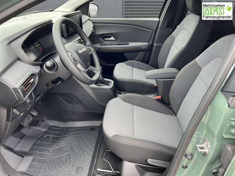 Neu Dacia Jogger Extreme 141 PS (103 kW) 2025 Safarigrüngrau Van / Kleinbus