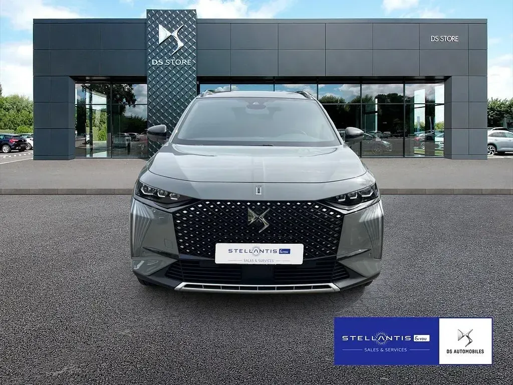 Neu DS Automobiles DS7 Crossback 131 PS (96 kW) 2026 Grau SUV