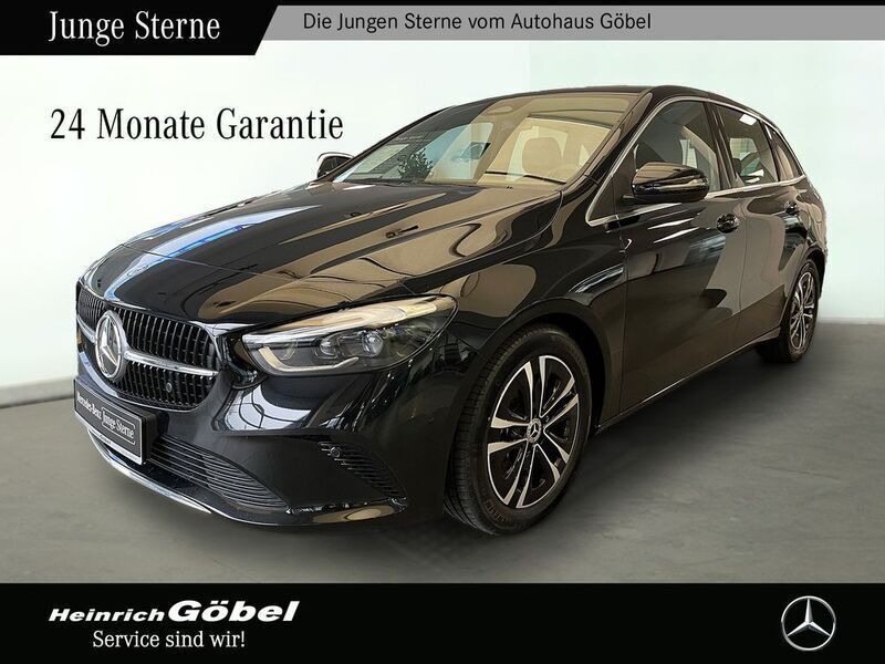 Kosmosschwarz Gebraucht 2023 Mercedes B200 Progressive Van / Kleinbus | 30.900 € (Fairer Preis) - Bild 1/4