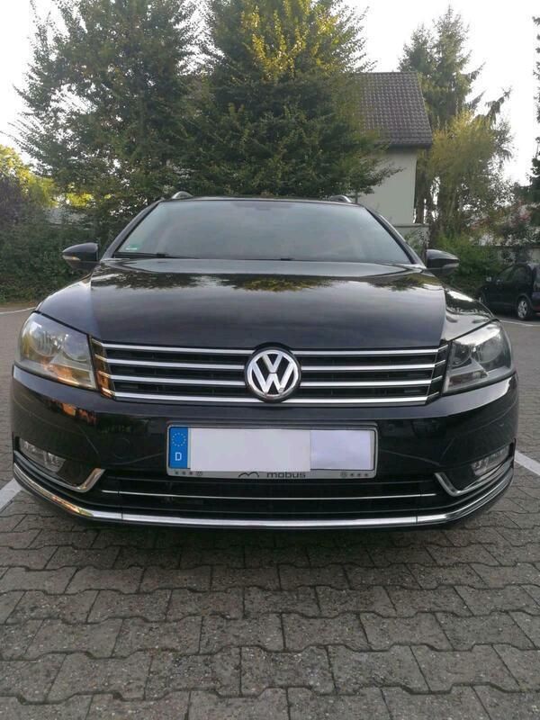 Schwarz Gebraucht 2011 VW Passat Highline Kombi | 12.000 € - Bild 1/4