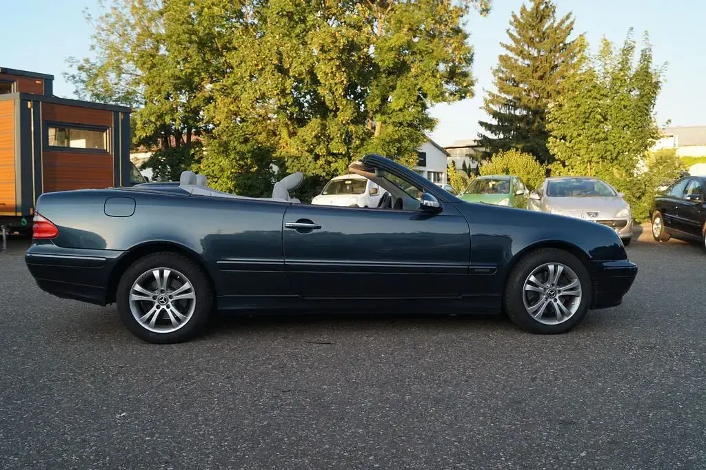 Gebraucht Mercedes CLK320 Avantgarde 218 PS (160 kW) 2000 Schwarz Cabrio