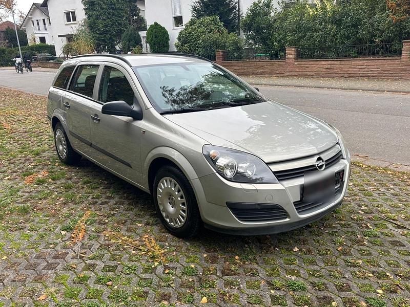 Grau Gebraucht 2004 Opel Astra Kombi | 2.400 € (Guter Preis) - Bild 1/4