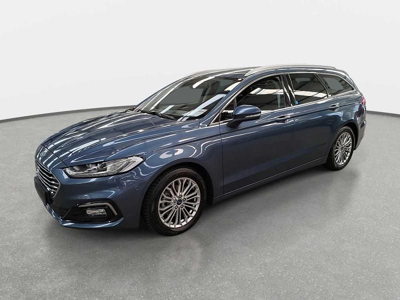 Gebraucht Ford Mondeo Titanium 140 PS (102 kW) 2022 Chromablau metallic metallic