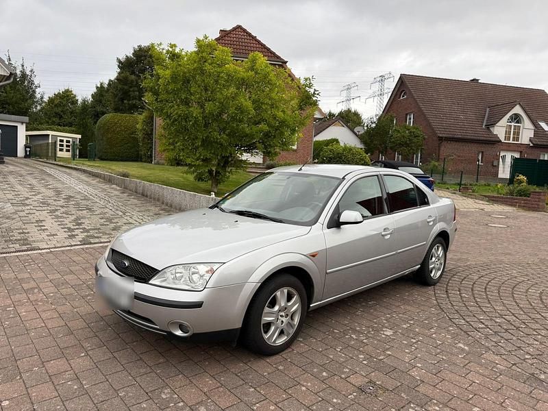 Silber Gebraucht 2002 Ford Mondeo Ghia Limousine | 1.200 € (Fairer Preis) - Bild 1/4