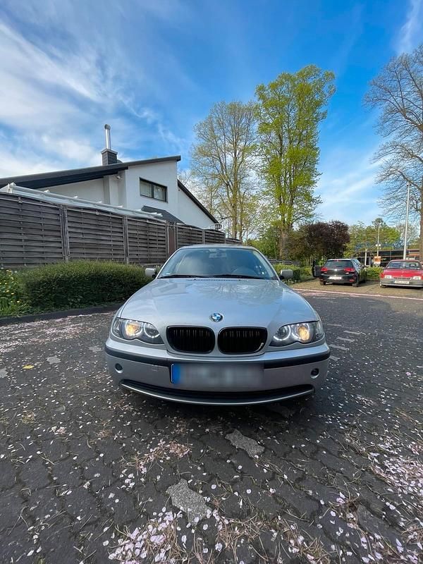 Gebraucht BMW 318 143 PS (105 kW) 2002 Silber Limousine