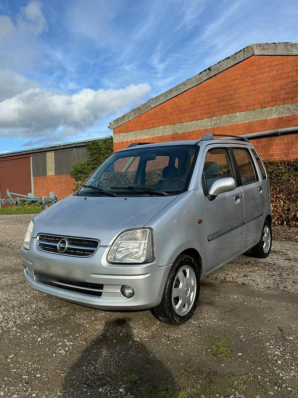 Usata Opel Agila 80 CV (58 kW) 2004 Argento Monovolume
