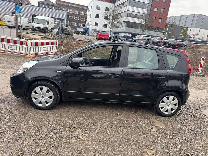 Gebraucht Nissan Note Visia 88 PS (64 kW) 2011 Schwarz Kleinwagen