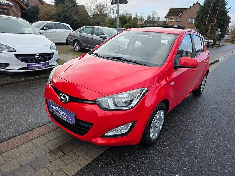 Gebraucht Hyundai i20 Edition 86 PS (63 kW) 2012 Rot Kleinwagen