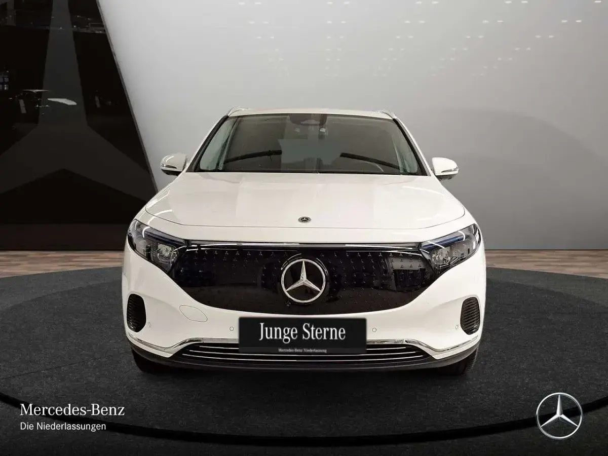 Gebraucht Mercedes EQA250 Advanced 139 kW (190 PS) 2025 Polarweiß SUV