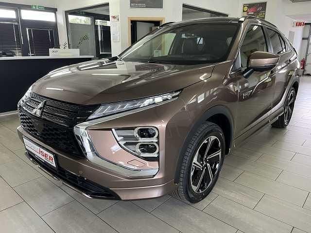 Gebraucht Mitsubishi Eclipse Cross Plus 188 PS (138 kW) 2024 Rot (dynamicrot) SUV