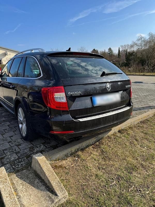 Gebraucht Skoda Superb 170 PS (125 kW) 2013 Schwarz Kombi