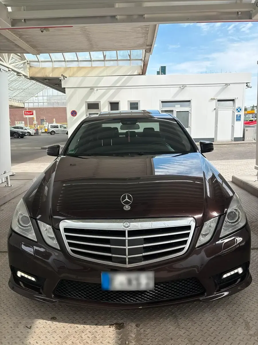 Gebraucht Mercedes E350 AMG 231 PS (169 kW) 2011 Violet Limousine