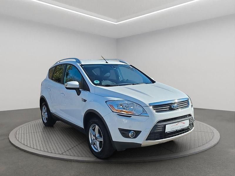 Gebraucht Ford Kuga Titanium 140 PS (102 kW) 2010 Weiß SUV