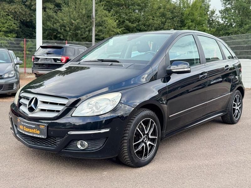 Schwarz Gebraucht 2011 Mercedes B180 Van / Kleinbus | 4.950 € (Guter Preis) - Bild 1/4